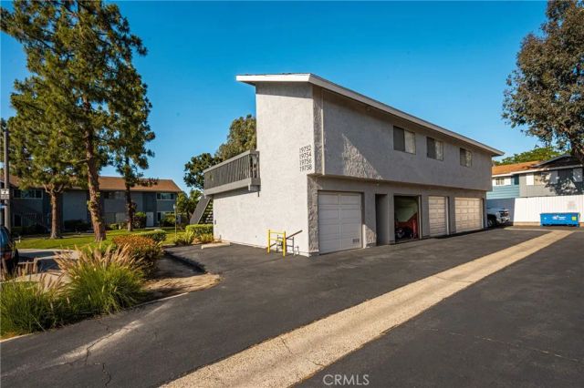 19752 Bromley Lane 9, Huntington Beach, CA 92646