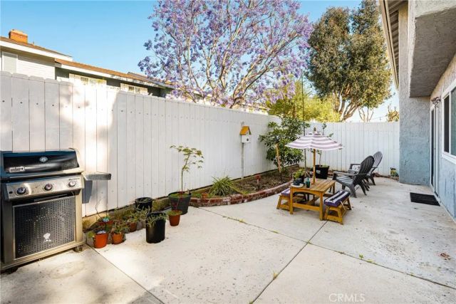 19752 Bromley Lane 9, Huntington Beach, CA 92646