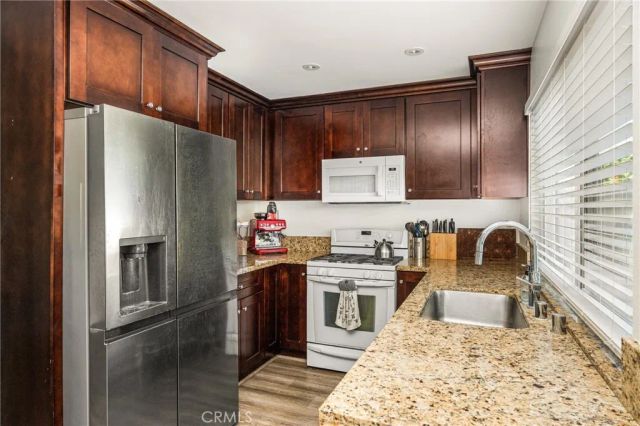 19752 Bromley Lane 9, Huntington Beach, CA 92646