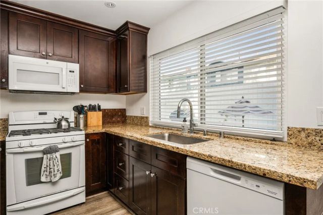 19752 Bromley Lane 9, Huntington Beach, CA 92646