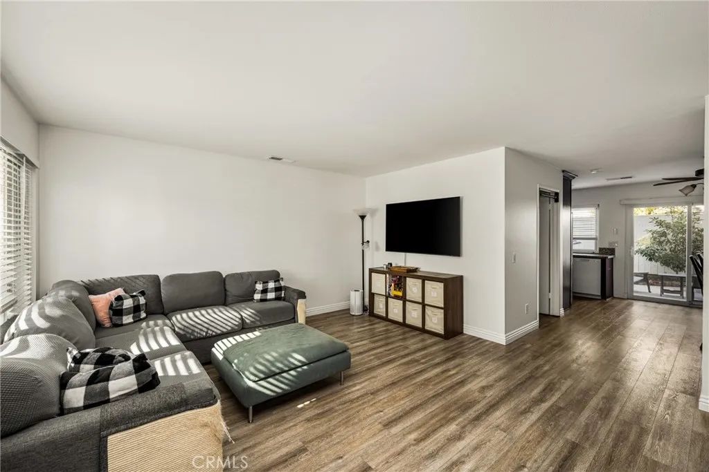19752 Bromley Lane 9, Huntington Beach, CA 92646