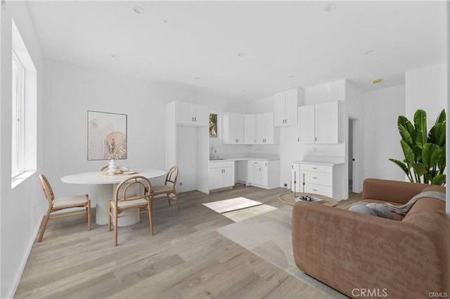 8512 Wilbur, Northridge, CA 91324