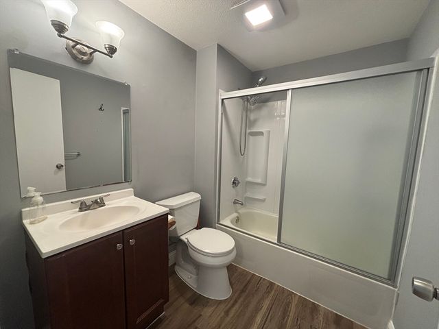 72 Vernon St 3, Wakefield, MA 01880
