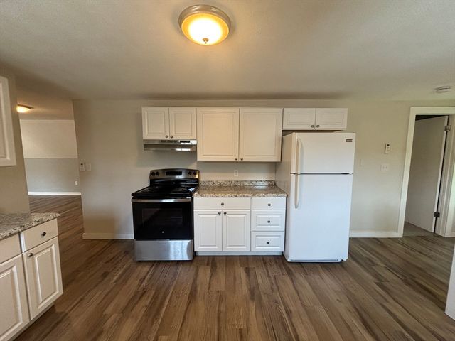 72 Vernon St 3, Wakefield, MA 01880