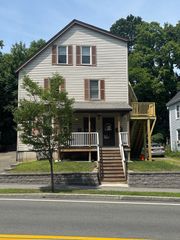 72 Vernon St 3, Wakefield, MA 01880