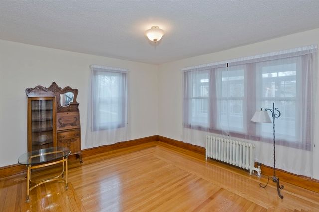 59 Ellerton St, Chicopee, MA 01020