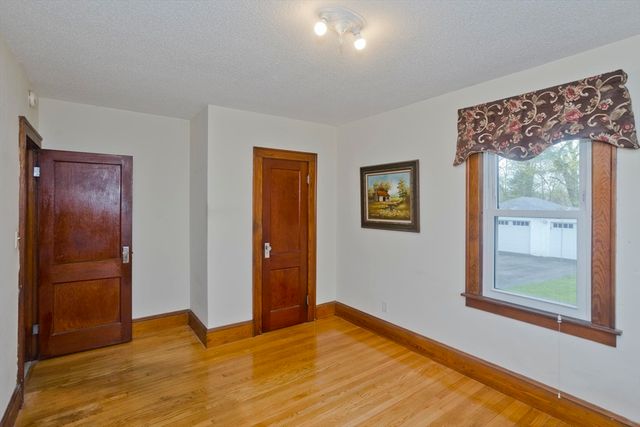 59 Ellerton St, Chicopee, MA 01020