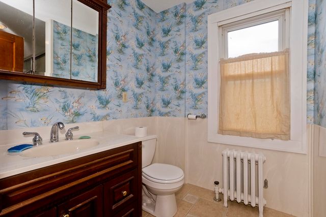 59 Ellerton St, Chicopee, MA 01020