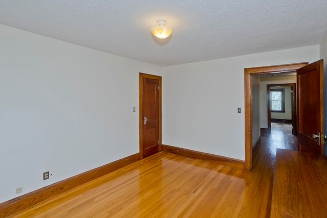 59 Ellerton St, Chicopee, MA 01020