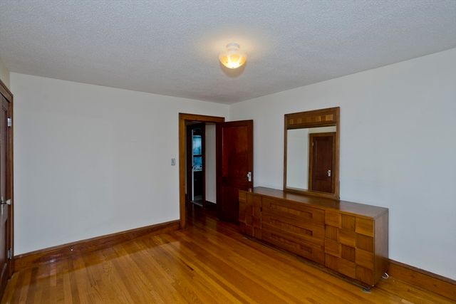 59 Ellerton St, Chicopee, MA 01020
