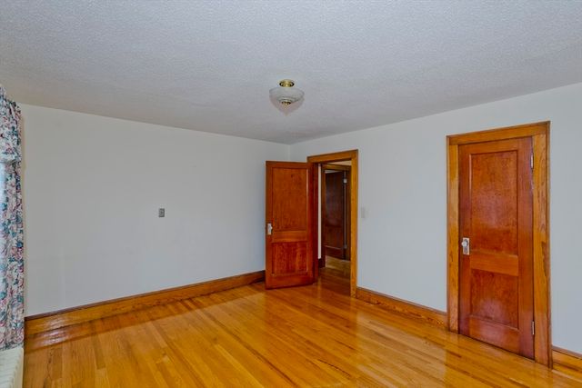 59 Ellerton St, Chicopee, MA 01020