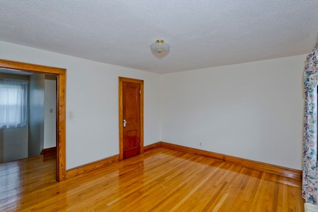 59 Ellerton St, Chicopee, MA 01020