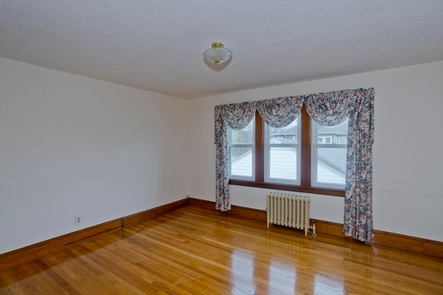 59 Ellerton St, Chicopee, MA 01020