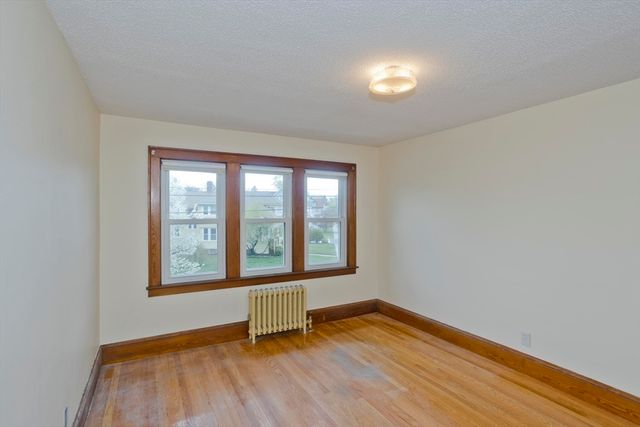 59 Ellerton St, Chicopee, MA 01020
