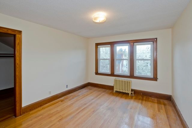 59 Ellerton St, Chicopee, MA 01020