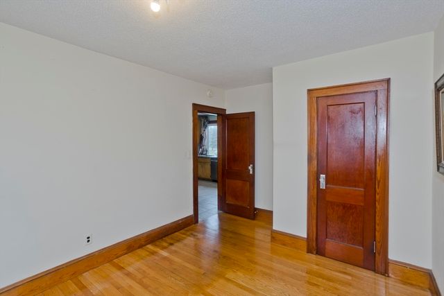 59 Ellerton St, Chicopee, MA 01020