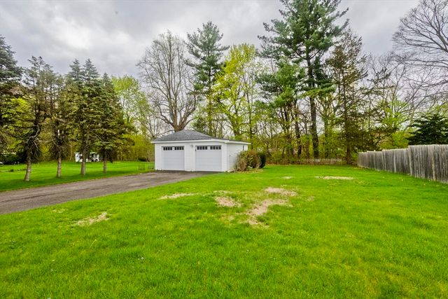 59 Ellerton St, Chicopee, MA 01020
