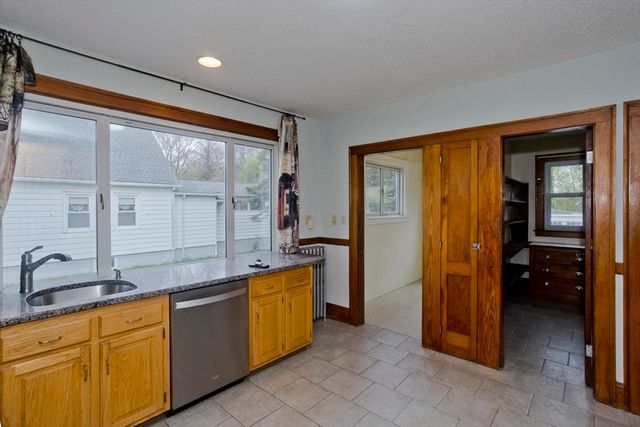 59 Ellerton St, Chicopee, MA 01020