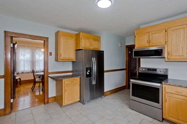 59 Ellerton St, Chicopee, MA 01020