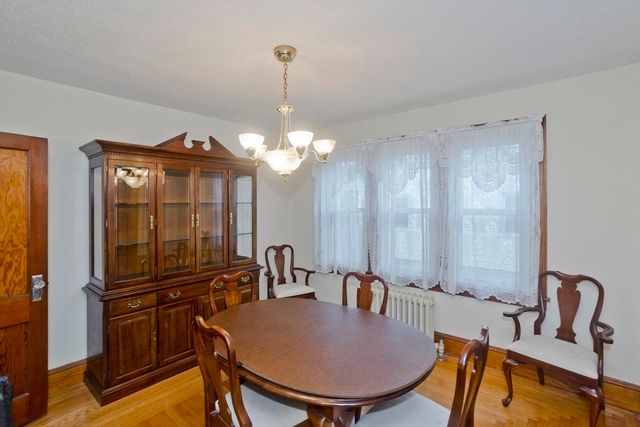 59 Ellerton St, Chicopee, MA 01020