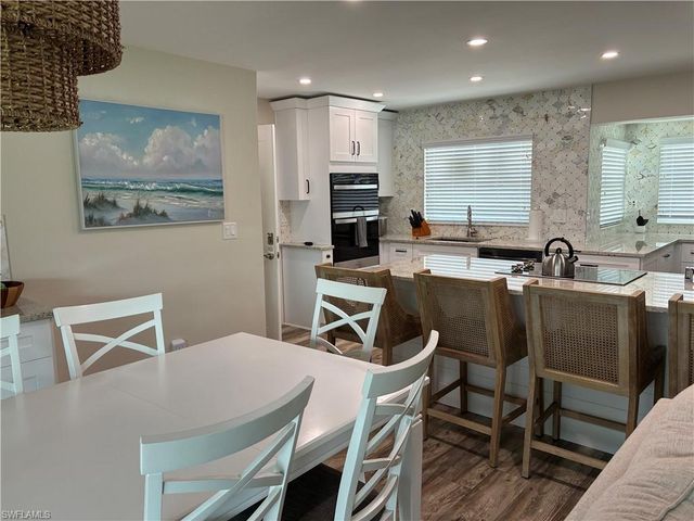 5240 Seminole CT, Cape Coral, FL 33904
