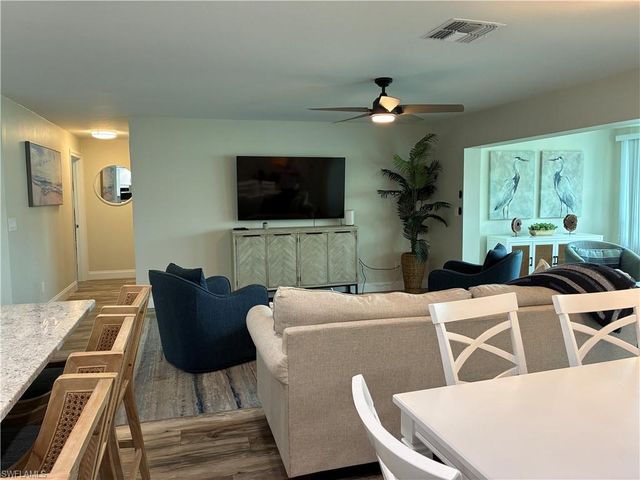 5240 Seminole CT, Cape Coral, FL 33904
