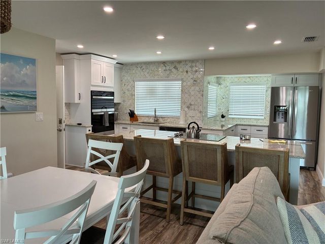 5240 Seminole CT, Cape Coral, FL 33904