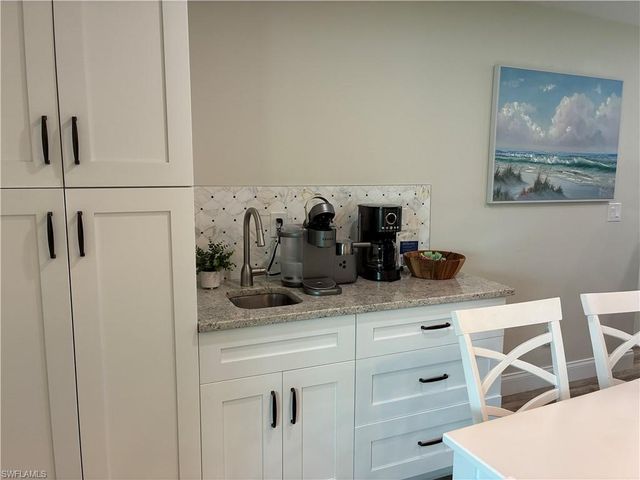5240 Seminole CT, Cape Coral, FL 33904