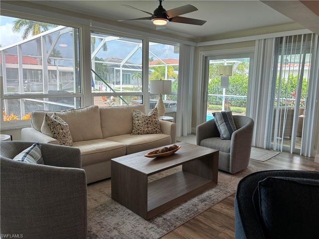5240 Seminole CT, Cape Coral, FL 33904