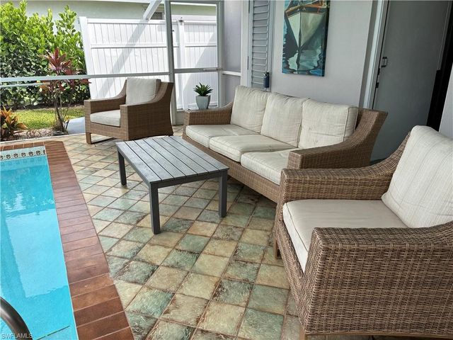 5240 Seminole CT, Cape Coral, FL 33904