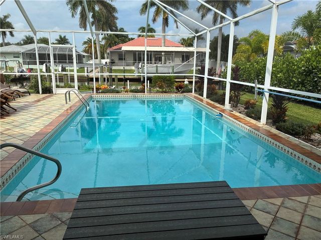 5240 Seminole CT, Cape Coral, FL 33904
