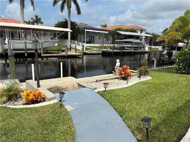 5240 Seminole CT, Cape Coral, FL 33904
