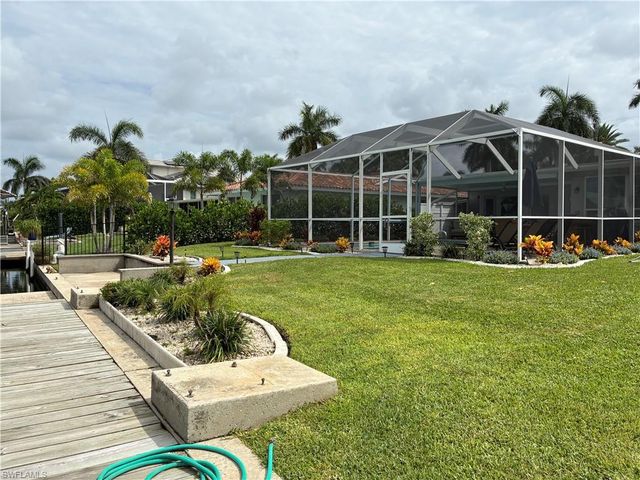 5240 Seminole CT, Cape Coral, FL 33904