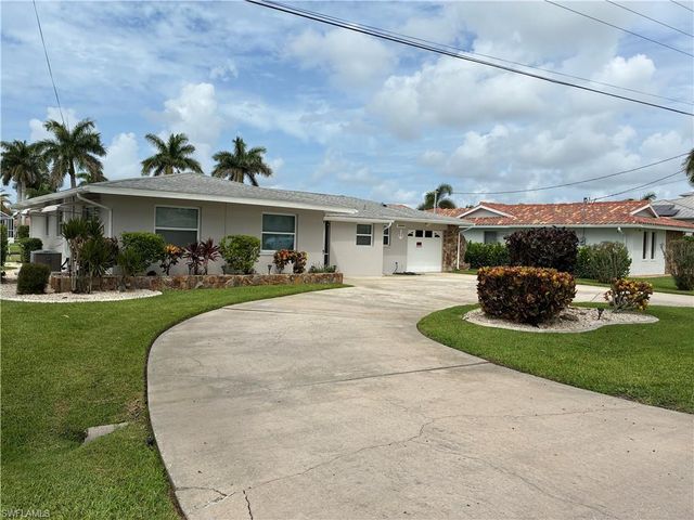 5240 Seminole CT, Cape Coral, FL 33904
