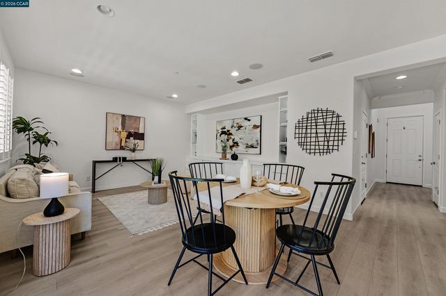 509 Falling Star Dr, Martinez, CA 94553