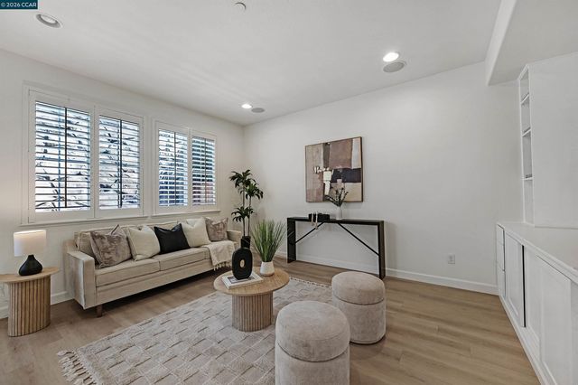509 Falling Star Dr, Martinez, CA 94553