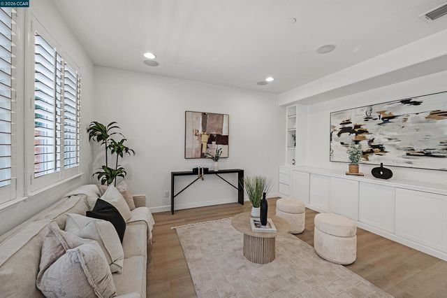 509 Falling Star Dr, Martinez, CA 94553