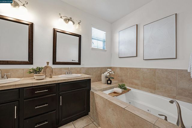 509 Falling Star Dr, Martinez, CA 94553