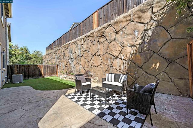 509 Falling Star Dr, Martinez, CA 94553