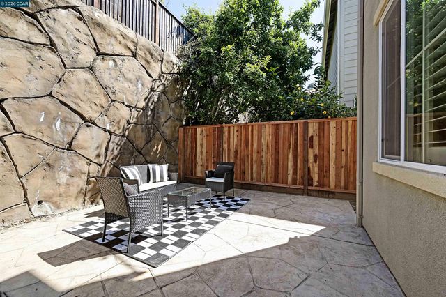509 Falling Star Dr, Martinez, CA 94553