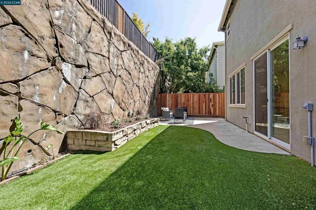 509 Falling Star Dr, Martinez, CA 94553