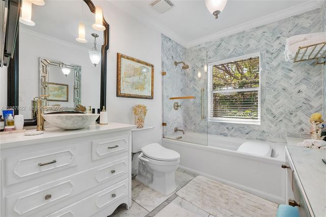 5961 SW 46th Ter, Miami, FL 33155