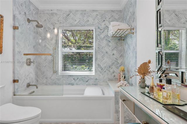 5961 SW 46th Ter, Miami, FL 33155