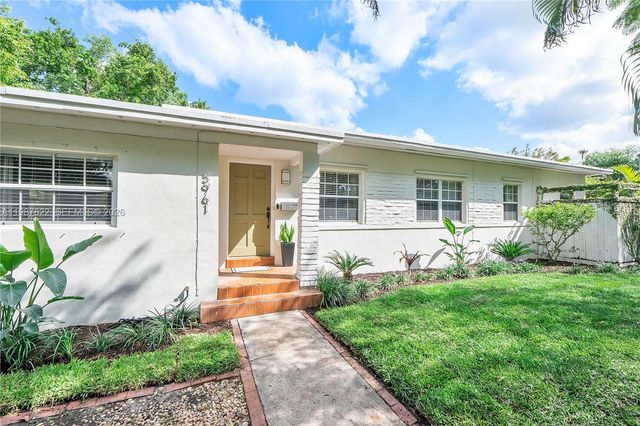 5961 SW 46th Ter, Miami, FL 33155