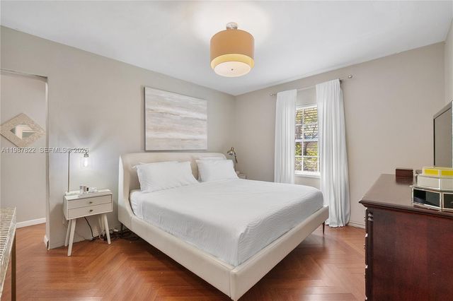 5961 SW 46th Ter, Miami, FL 33155