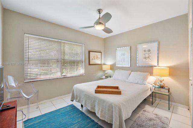 5961 SW 46th Ter, Miami, FL 33155