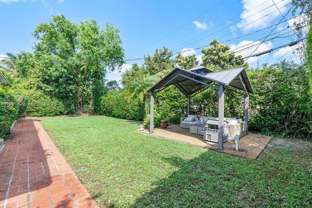 5961 SW 46th Ter, Miami, FL 33155