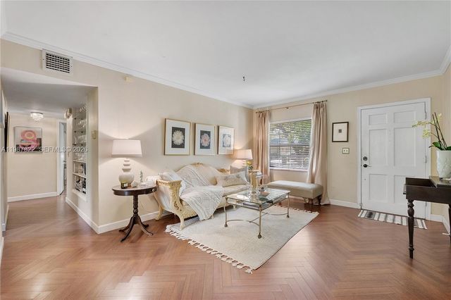 5961 SW 46th Ter, Miami, FL 33155