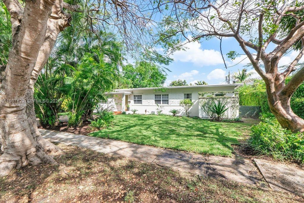 5961 SW 46th Ter, Miami, FL 33155