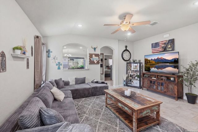 2273 Falcon, New Braunfels, TX 78130